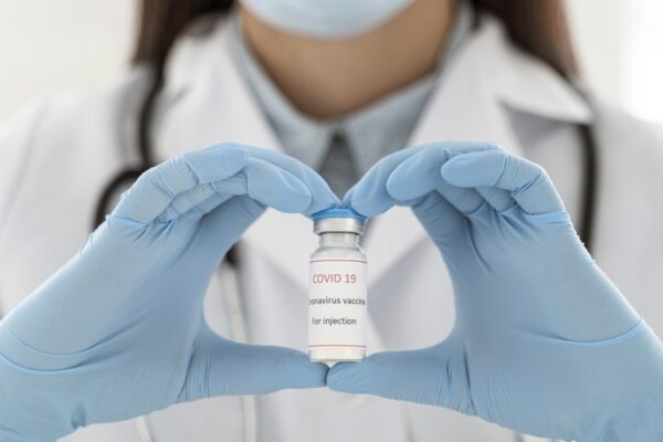 COVID-19. Darmowe szczepienia od 22 września – jak się zapisać?